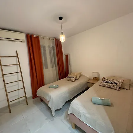 Maison 3chambres ,climatisee Holiday home Nimes